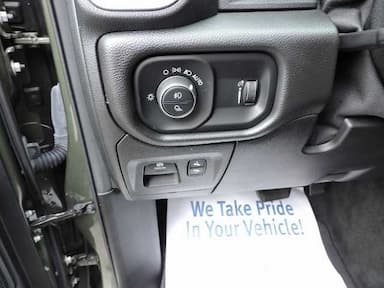 thumb car