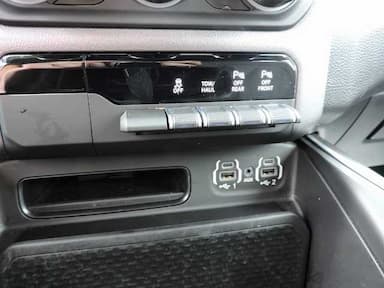 thumb car