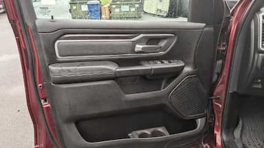thumb car
