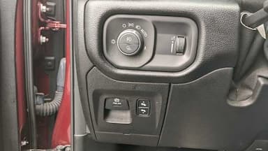 thumb car