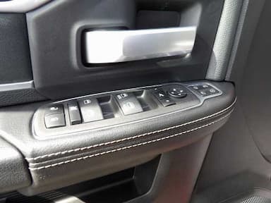 thumb car